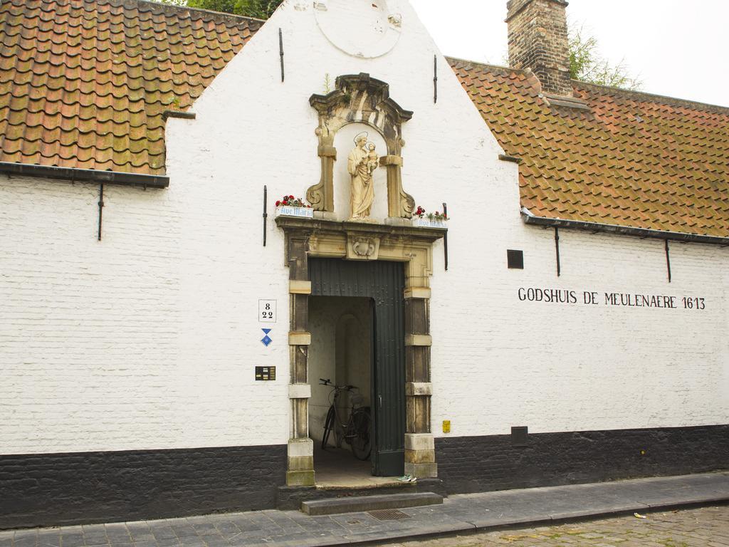 Alphabet - Luxury And Art Gallery Bed & Breakfast Brugge